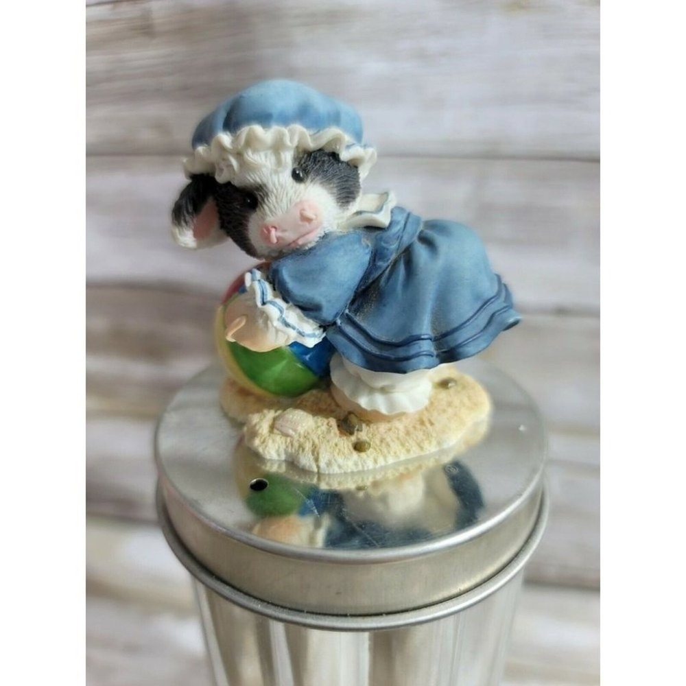ENESCO MARY'S MOO MOOS 1996 MOO & ME BY THE SEA GIRL COW BEACHBALL Beach Aug